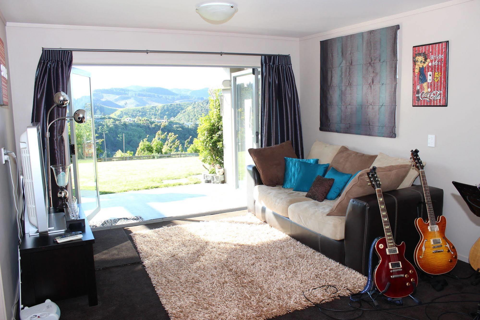 Stunning Views Bed, Breakfast & Health Retreat Bed & Breakfast Whangamata Exterior photo