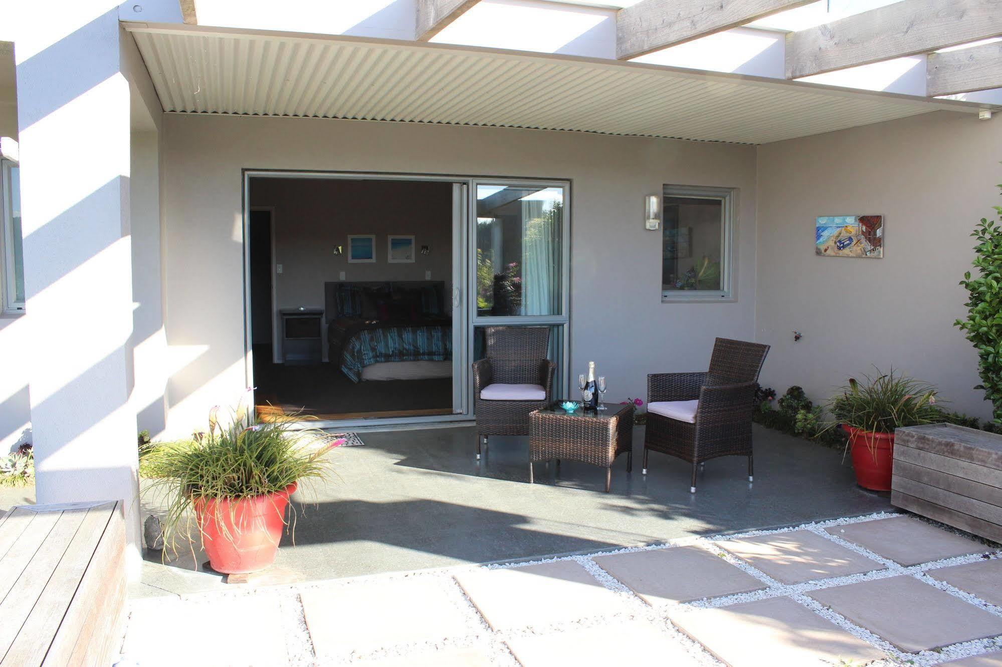 Stunning Views Bed, Breakfast & Health Retreat Bed & Breakfast Whangamata Exterior photo